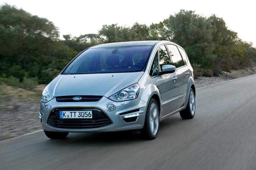  Ford S-Max 2010 года  (фото 18 из 21)